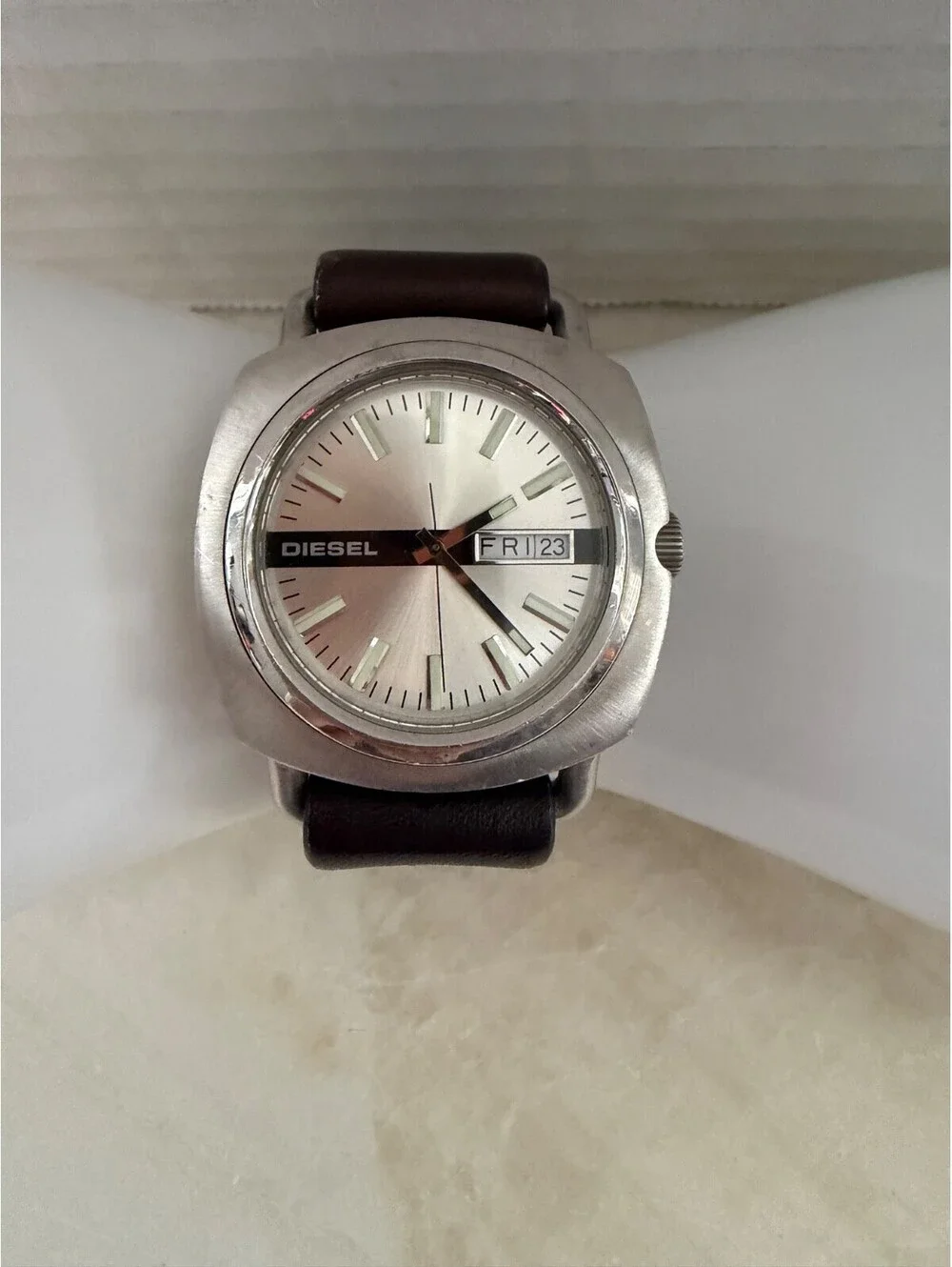 Vintage Diesel DZ-2129 Cushion Case Y2K Retro Watch - Untested / Needs Battery
